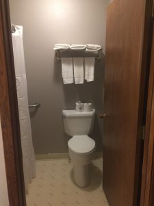 Cardinal Inn Room Bathroom